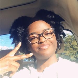 Meet your Posher, Seanna